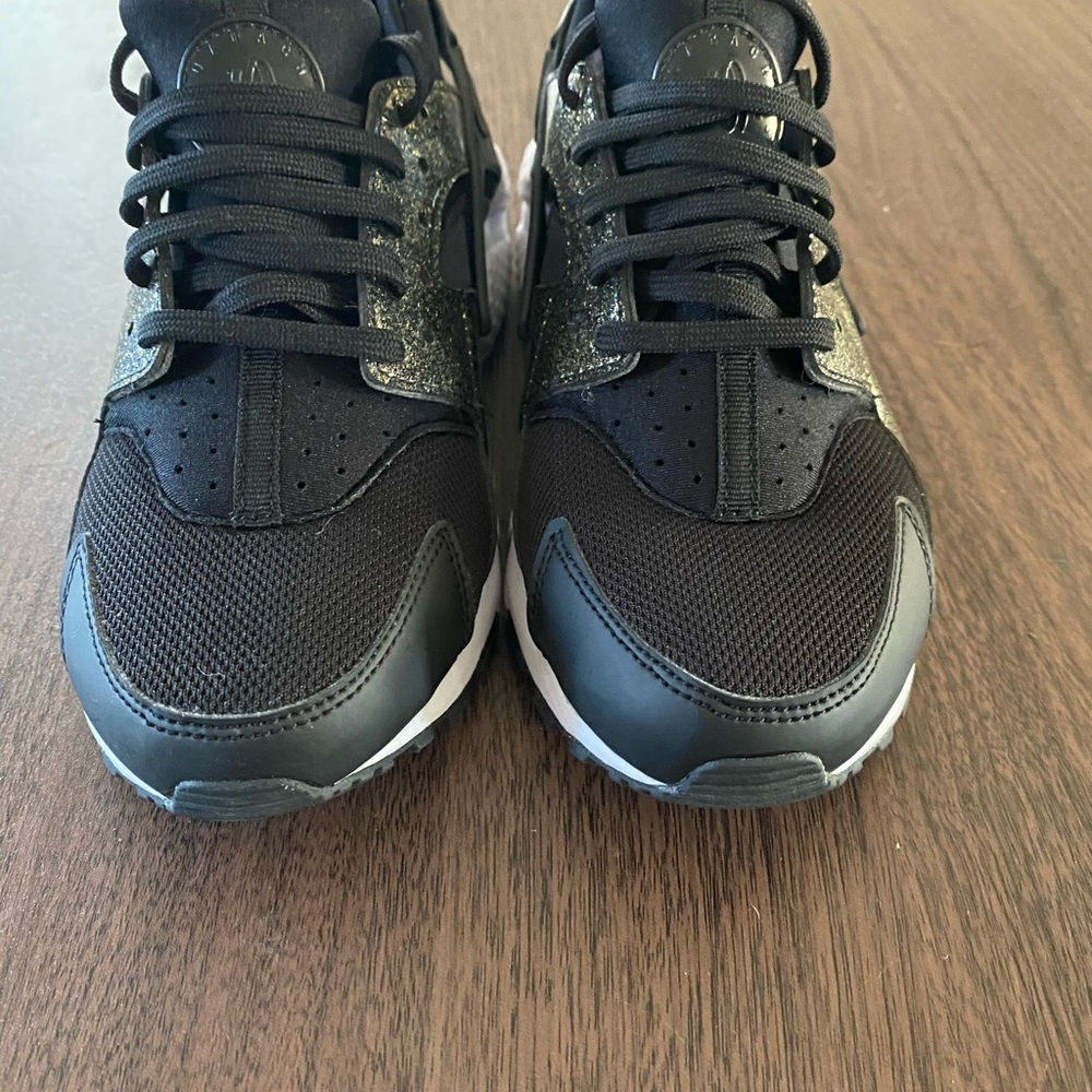 Black and gold hurache - Picture 2 of 3